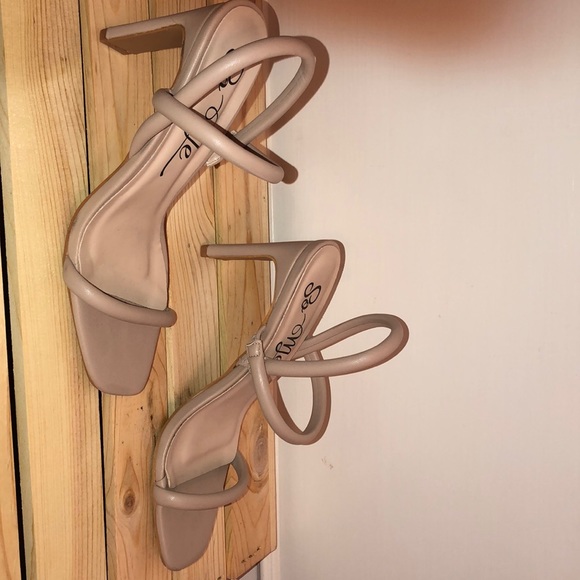 Nude strappy heels - Picture 2 of 2